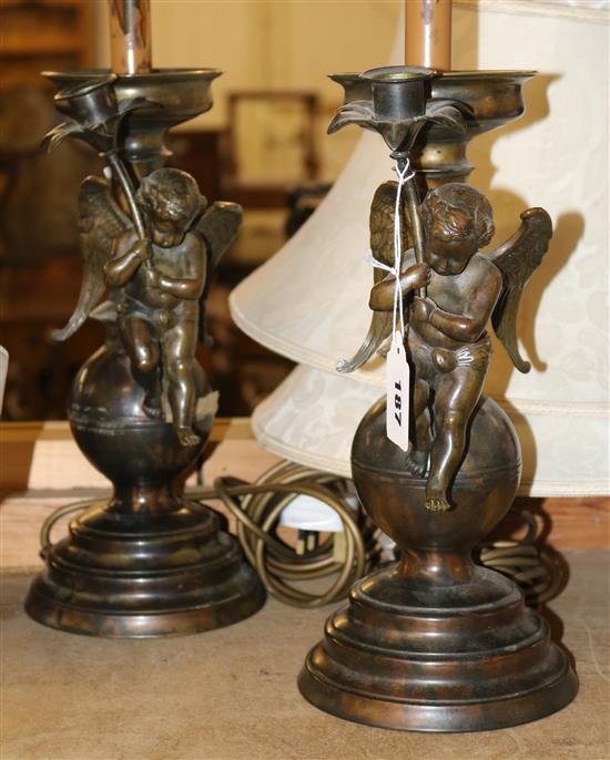 Pair bronze lamps